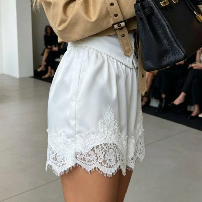 Lace Trim Elastic Waist Shorts