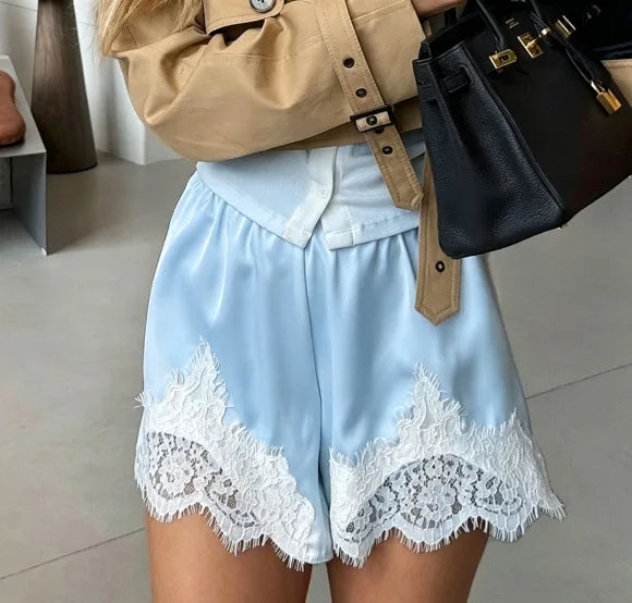 Lace Trim Elastic Waist Shorts