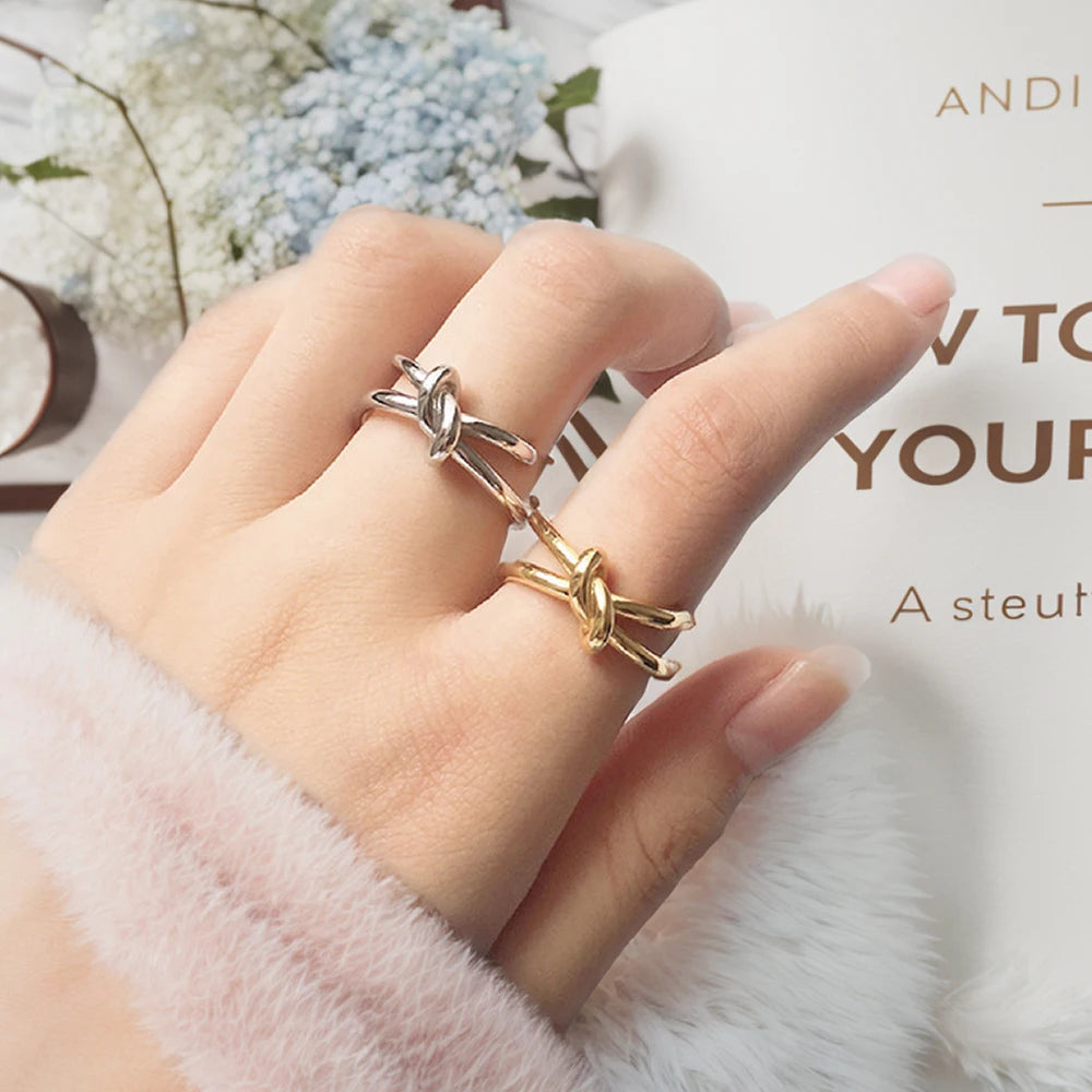 eManco Minimalist Style Knot Ring