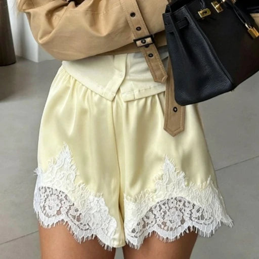 Lace Trim Elastic Waist Shorts